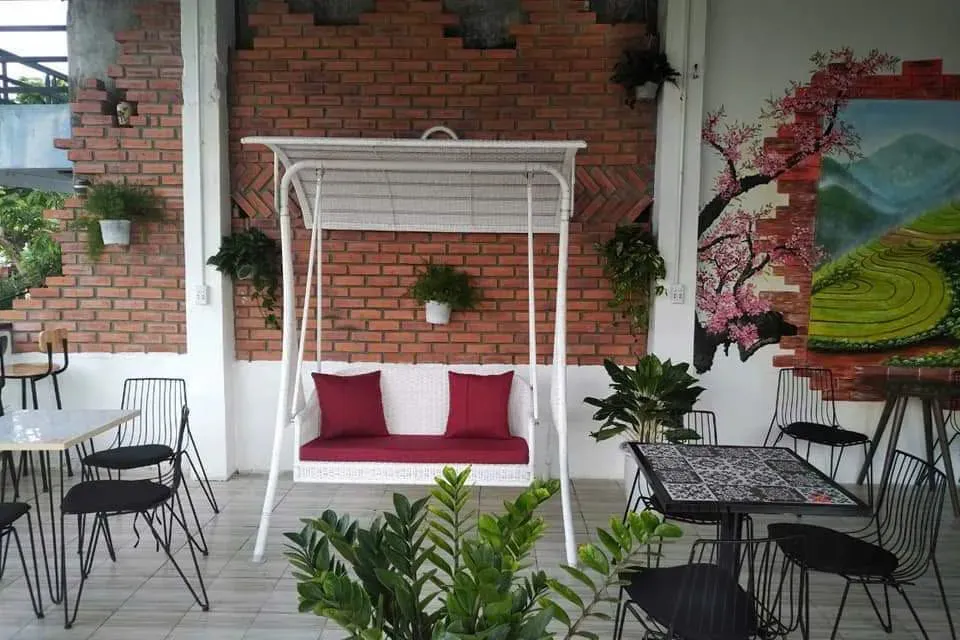 Hình ảnh Xích đu mây nhựa có mái XĐM 03